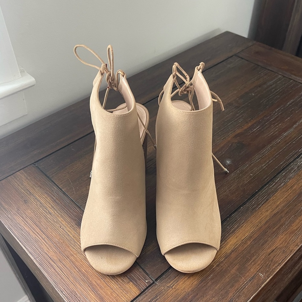 Nude wedges